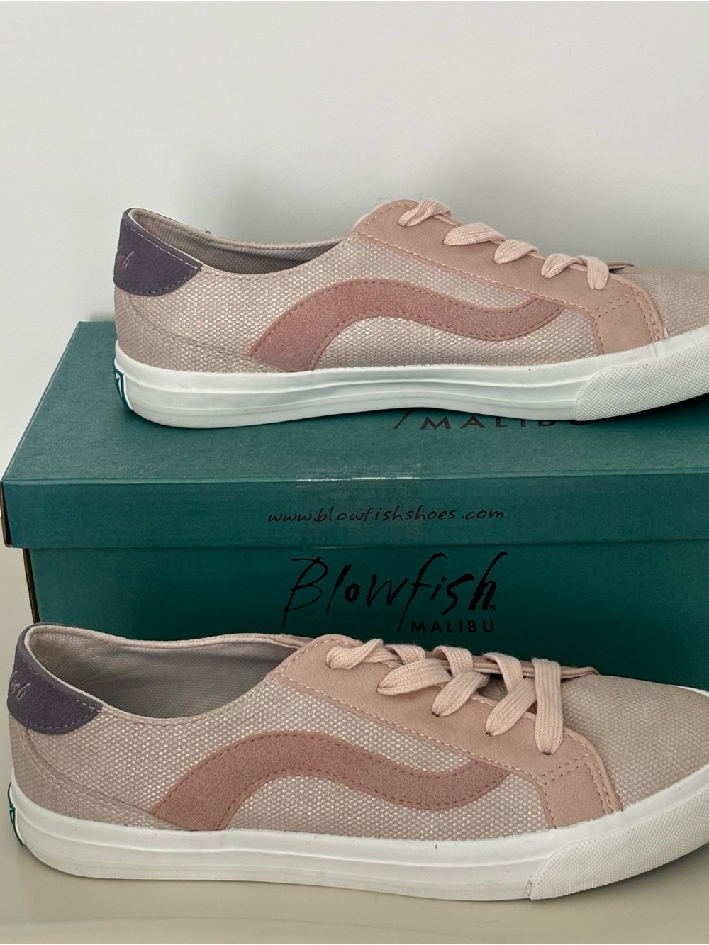 Blowfish Malibu w/box, Blush Pink Canvas Low-Top Wave Sneakers, Like New, Size 9